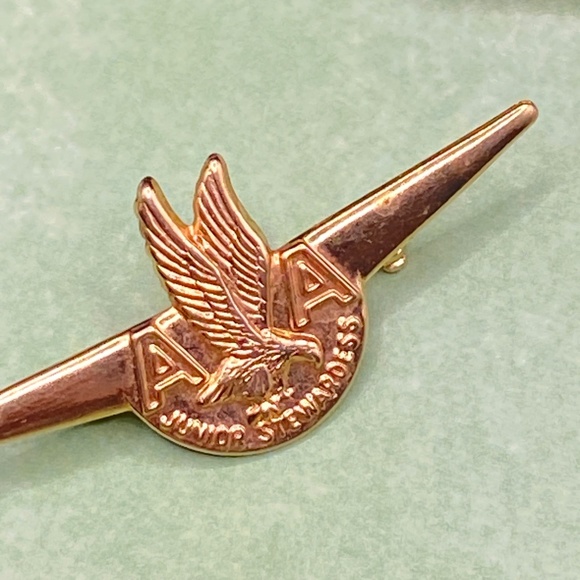 AMERICAN AIRLINES AA Junior Stewardess Gold Tone Pin Vintage 1960-1970 Lot of 3 - Picture 5 of 6